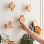 Patère murale canard en bois pour chambre enfant