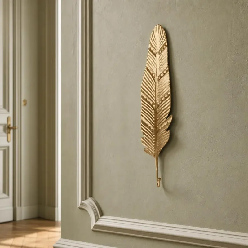 Patère murale longue feuille en métal