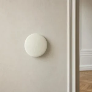 Patère murale ronde en bois blanc