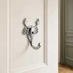 Patère murale scorpion en alliage de zinc