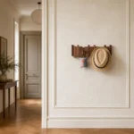 Porte-manteau mural en bois foncé 4 crochets