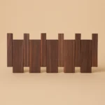 Porte-manteau mural en bois foncé 4 crochets
