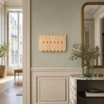 Porte-manteau mural en bois naturel clair