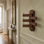 Porte-manteau mural design en bois forme originale