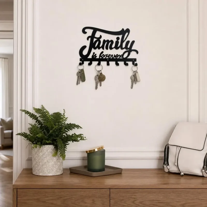Porte-manteau mural Family en métal noir 7 crochets