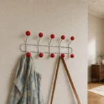 Porte-manteau mural métal 12 crochets rouge