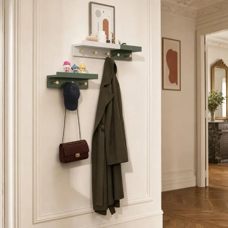 Porte-manteau mural vintage vert avec crochets dorés