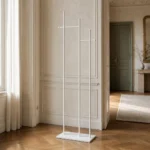Porte-manteau sur pied métal blanc et doré