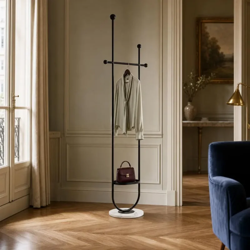 Porte-manteau sur pied métal noir design