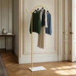 Porte-manteau sur pied métal vouté doré