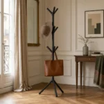 Porte-manteau sur pied plastique noir