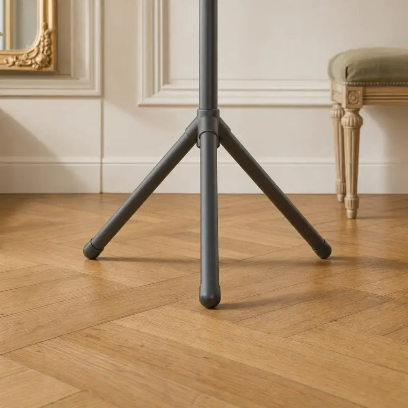 Porte-manteau sur pied plastique noir